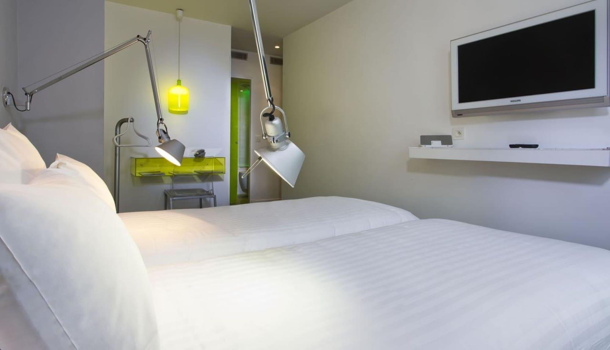 Color Design Hotel Париж Екстер'єр фото
